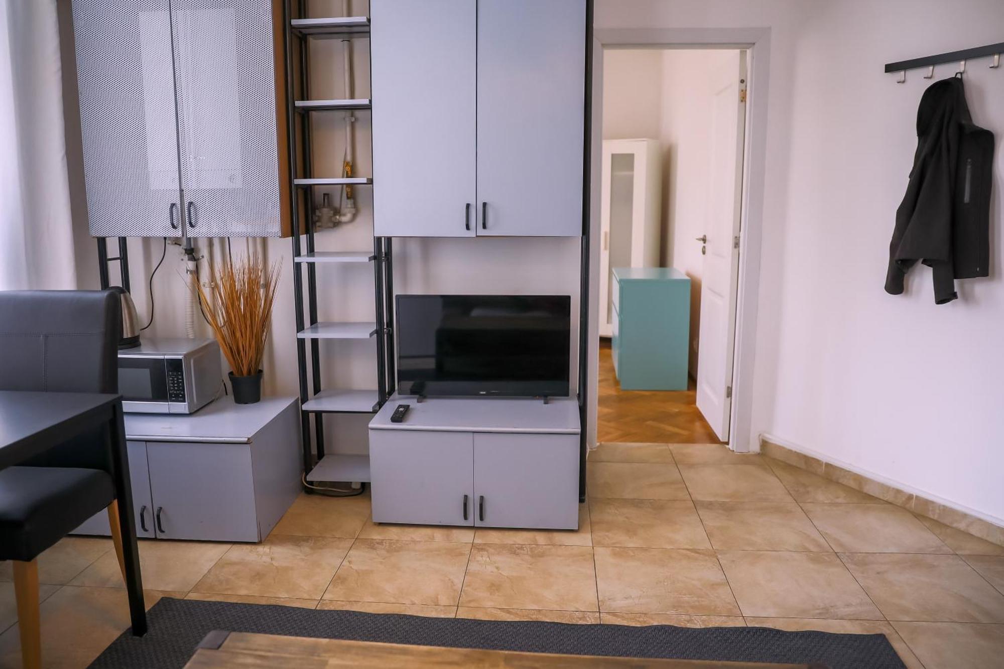 Color Apartments Street Blanari 12 ブカレスト エクステリア 写真